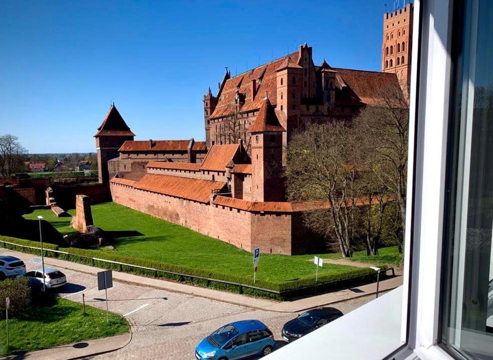 Widok Zamku O Poranku Leilighet Malbork Eksteriør bilde